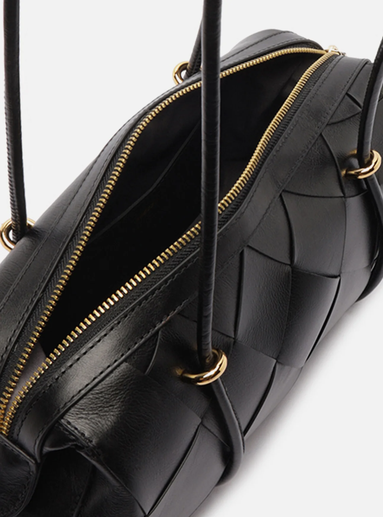 Sarah Medium Leather Shoulder Bag - Image 3